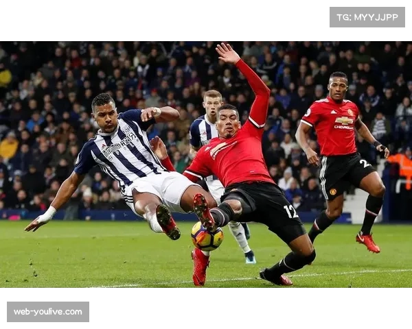 曼联训练基地观察:腾哈格加练定位球攻防,应对二月关键战